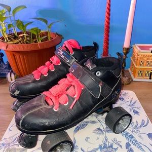 GTX500 Black & Pink laced Roller Blades